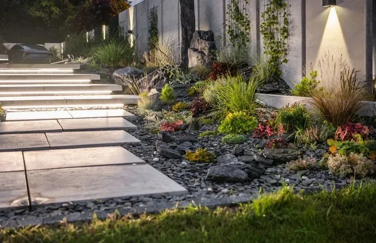 Garden path lighting