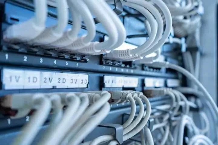Bundled network cabling runs